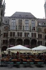 Neue Rathaus_Innenhof_1.JPG